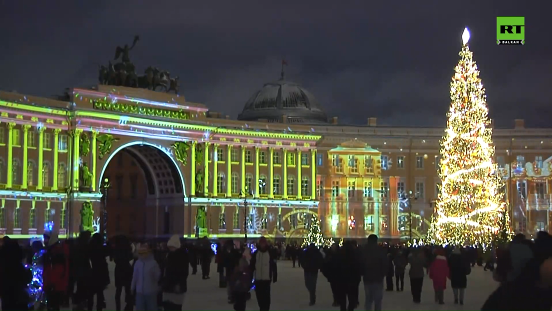 Нови сјај културне престонице: Дигитална изложба на фасадама здања Санкт Петербурга