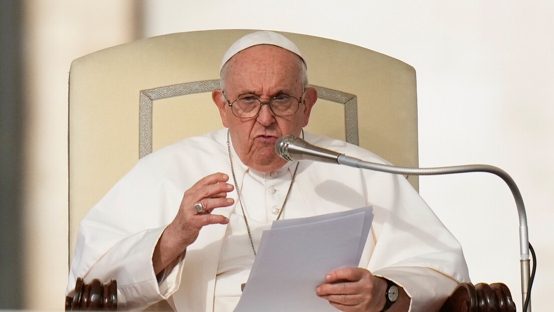 "Дете је дар, а не предмет уговора": Папа против сурогат мајчинства