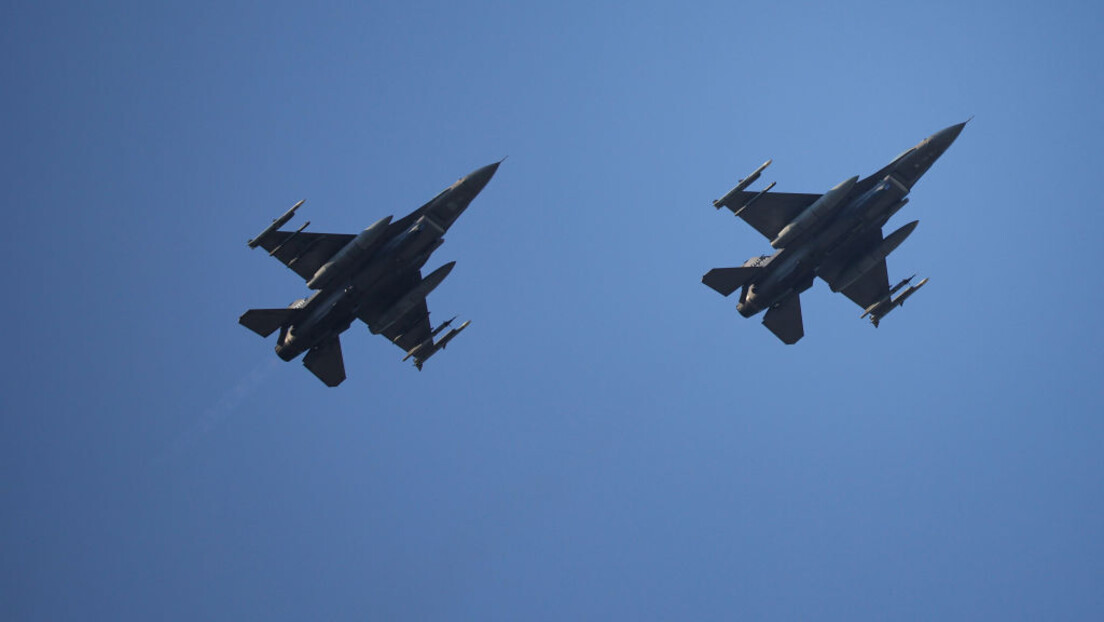 Ministar Helez, američki bombarderi i Dan Republike Srpske: Da li avioni preleću nebo nad RS?