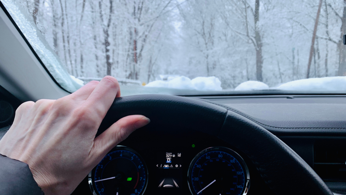 Vožnja u zimskim uslovima vam je isuviše stresna? Ova 4 saveta vam mogu pomoći
