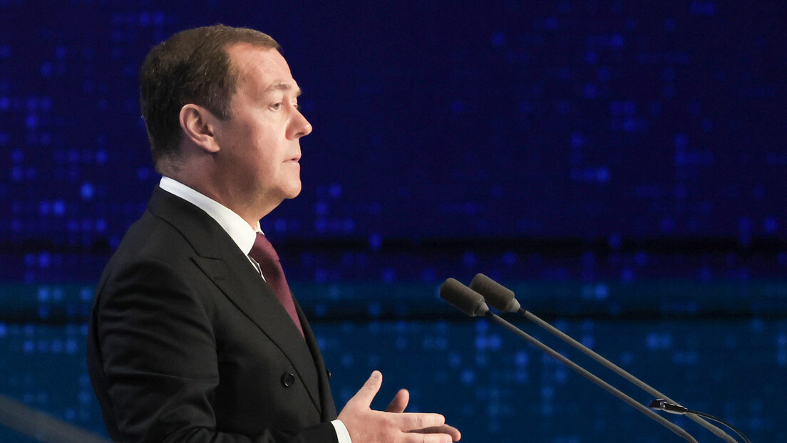 Medvedev: U Berlinu moguć "Majdan"