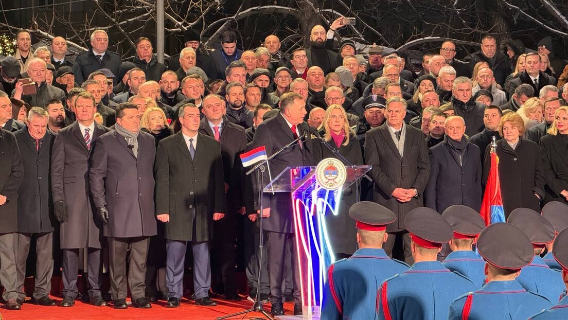 Svečani defile u Banjaluci; Dodik: Slavimo slobodu, to ne mogu da nam uskrate (FOTO/VIDEO)