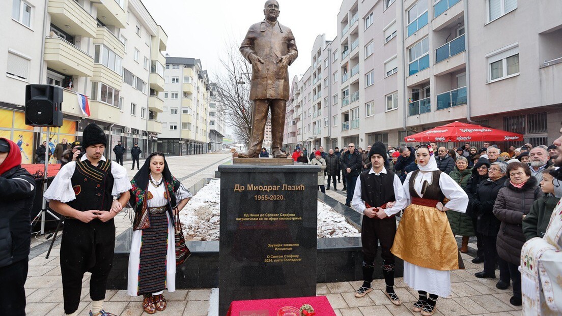 U Istočnoj Ilidži otkriven spomenik doktoru Miodragu Laziću (FOTO)