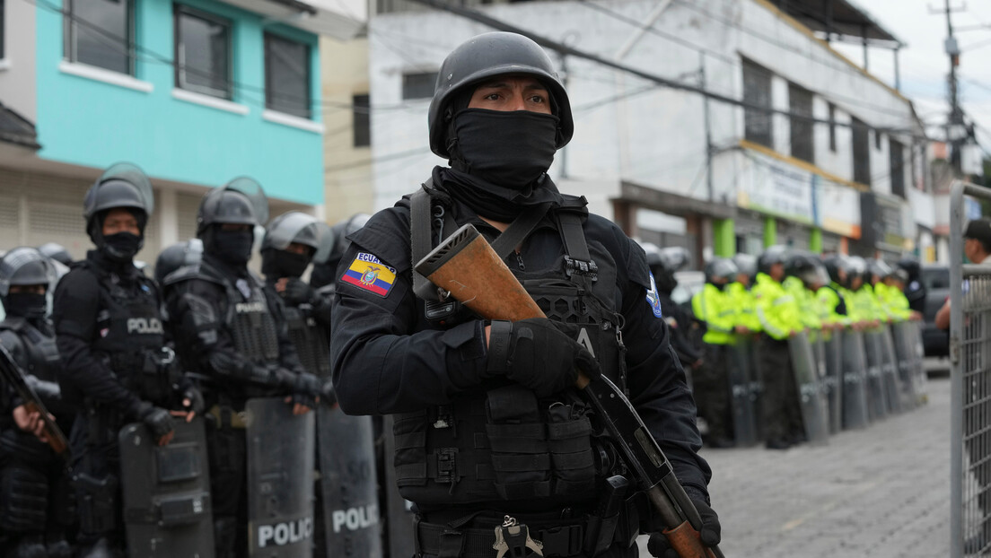 Захарова: Солидаришемо се са народом и властима Еквадора