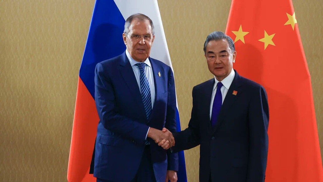 Разговарали Лавров и Ванг Ји: Русија и Кина не прихватају агресивну политику Запада
