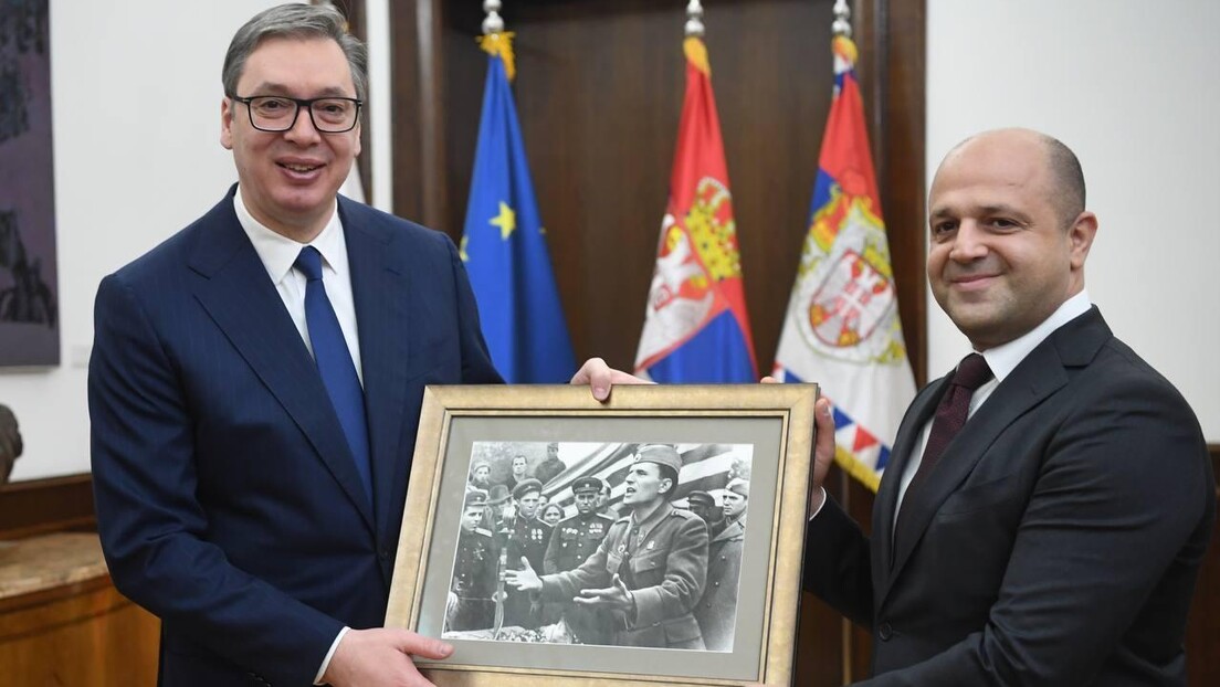 Vučić sa predstavnicima "Besmrtnog puka": Borba protiv nacizma ojačala srpsko-rusko bratstvo