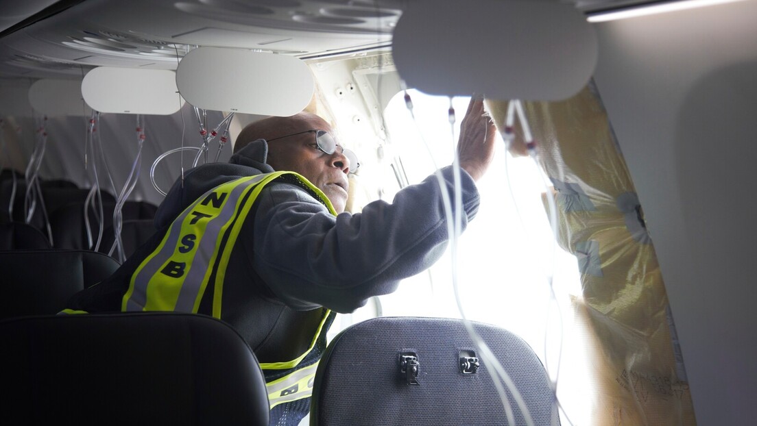 Никако до зелене гране: Боинг 737-800 се вратио на аеродром због пукотине на прозору пилотске кабине