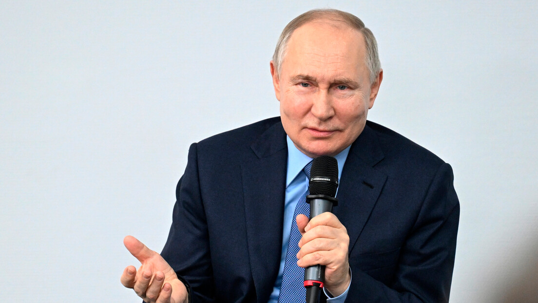 Putin: Razvoj zemlje počinje od želje svakog pojedinca da što više uradi za svoje mesto