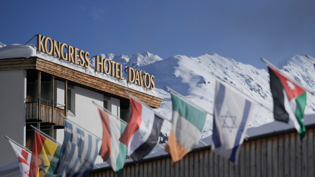 Nova priredba lažnih bogova u Davosu