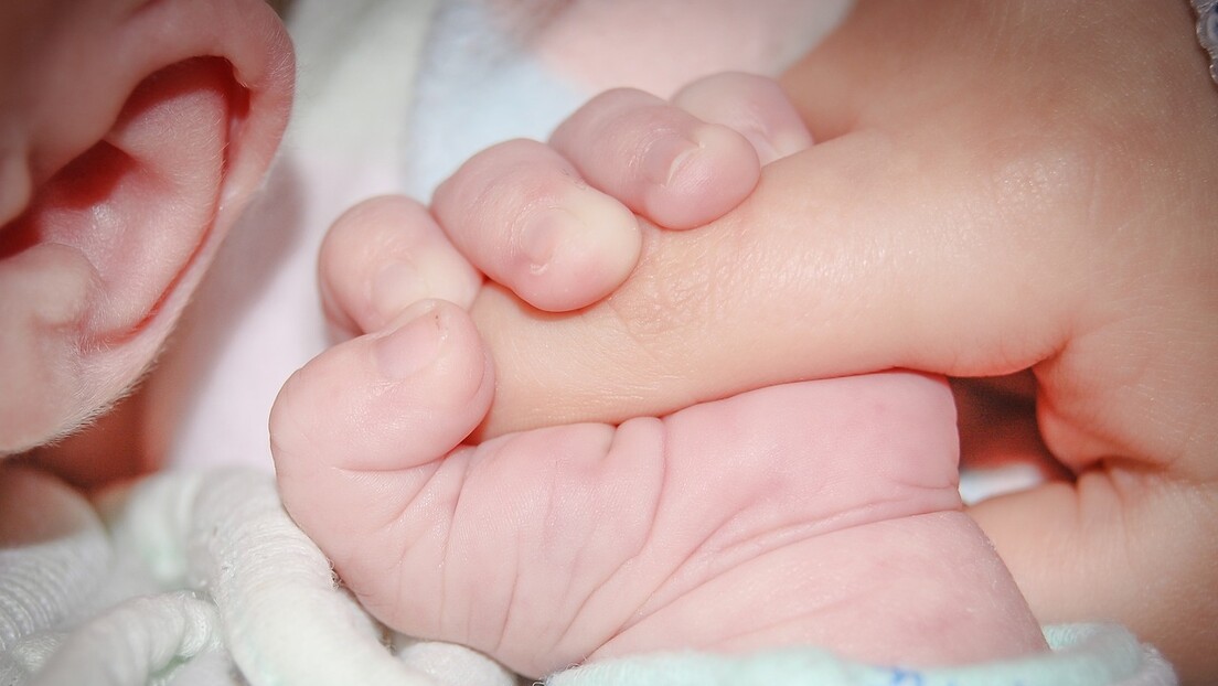 Повећан родитељски додатак – за прво дете 371.614 динара