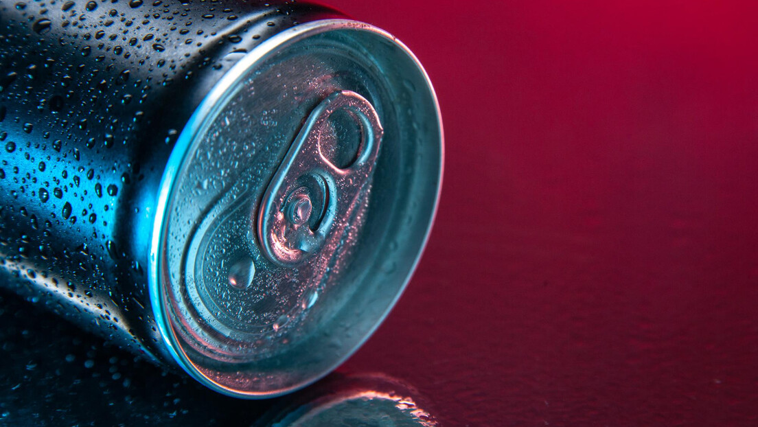 Otkrivene nove uznemirujuće posledice prekomernog konzumiranja energetskog pića na mlade