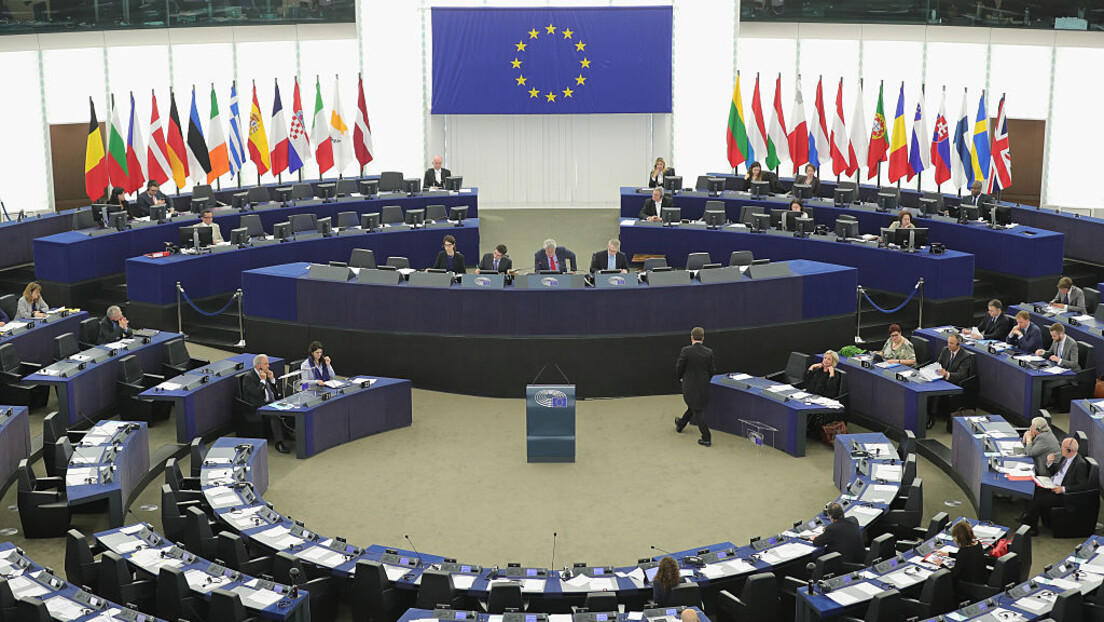 Удар на суверенитет Србије и вољу грађана: Шта странке мисле о расправи у Европском парламенту?