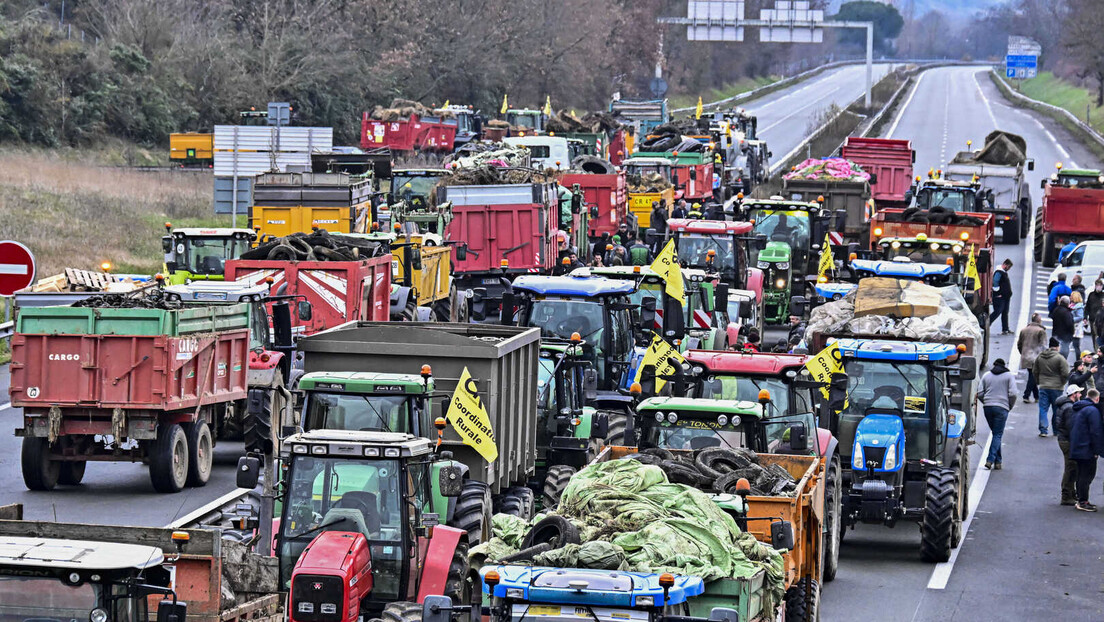 Francuski farmeri u sve većem sukobu sa Makronom: Nastavljaju se protesti i blokade