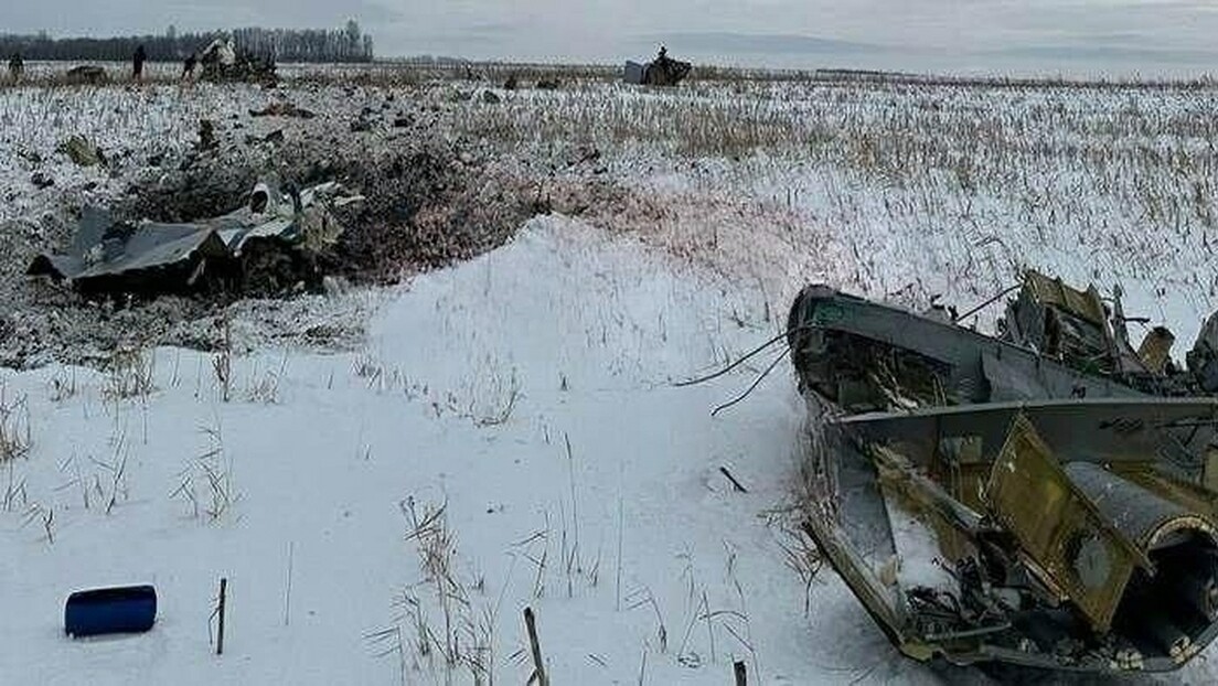 Министарство одбране Русије: Украјинци обавештени о лету, оборили авион са заробљеницима (ВИДЕО)