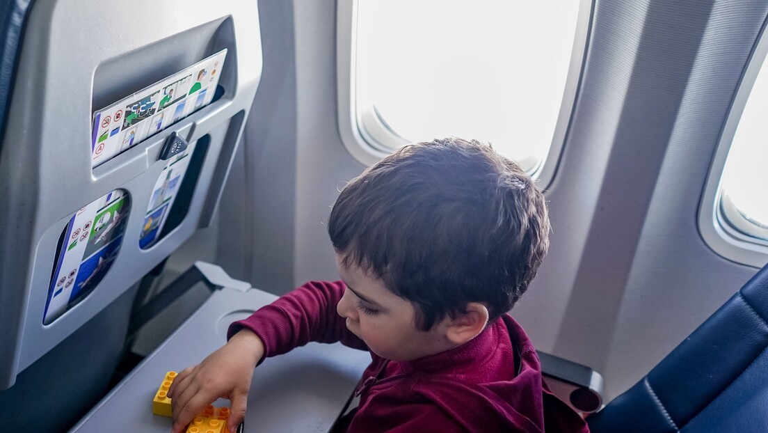 Први лет са дететом: Како припремити малишана за путовање авионом