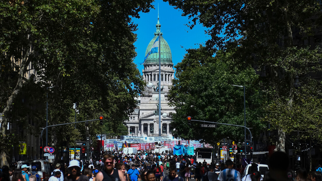 Argentinski radnici najavili masovne proteste: Mileijeva "šok terapija" najviše pogađa srednju klasu
