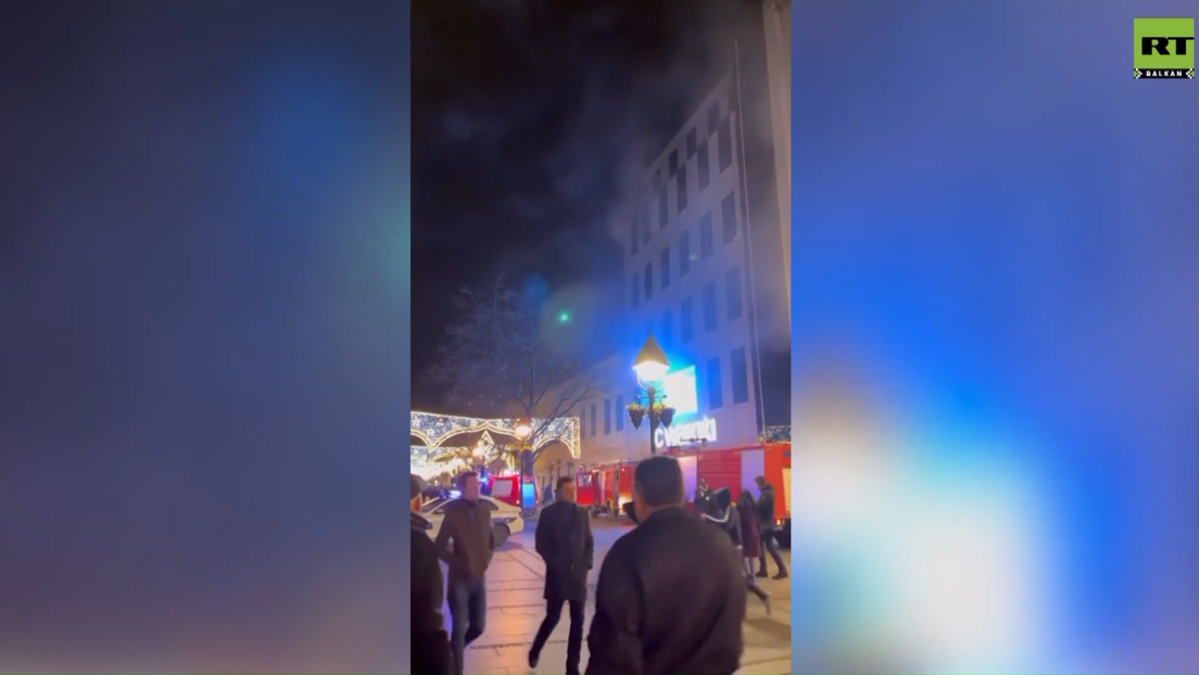 Lokalizovan požar u Knez Mihailovoj ulici: Nema povređenih (VIDEO)