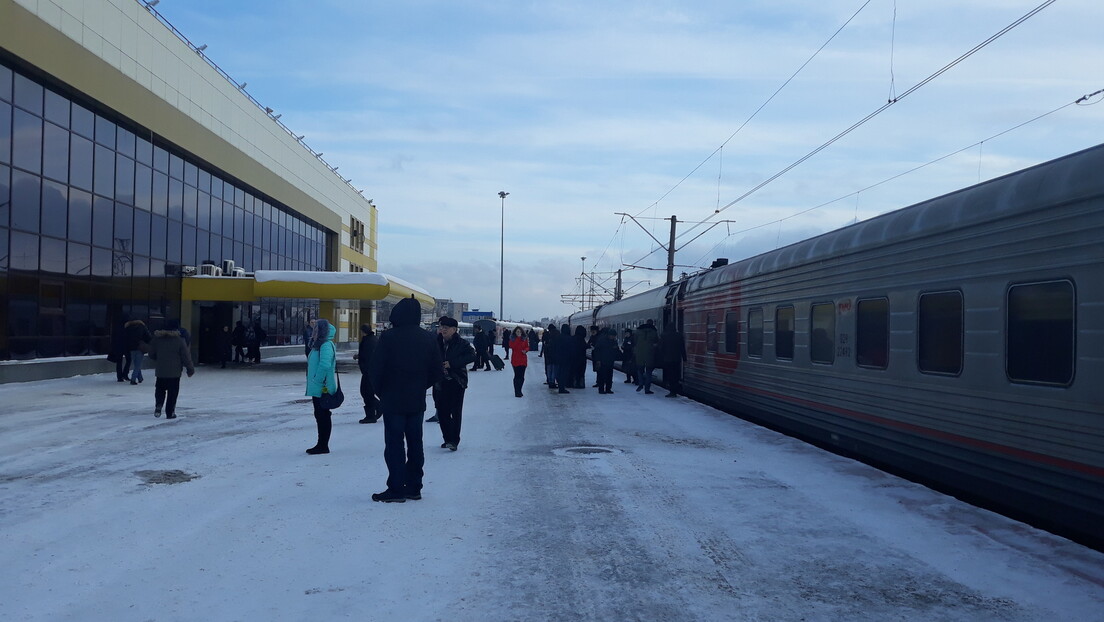Бескрајем руског севера: У брзом возу од Москве до Архангелска, пределима из руских бајки