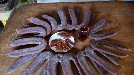 Pirotska peglana kobasica: Zašto su Stara planina i naredba kralja Milana važni za ovaj delikates