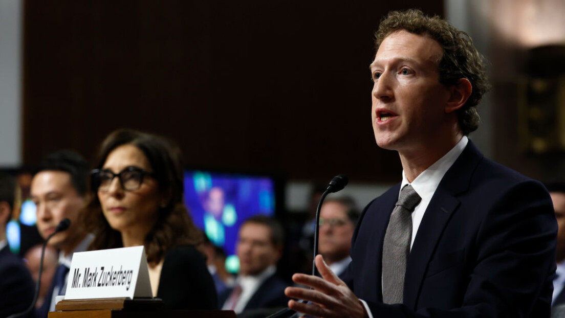 Закерберг се извинио због злостављања на друштвеним мрежама: Жао ми је због свега што сте прошли
