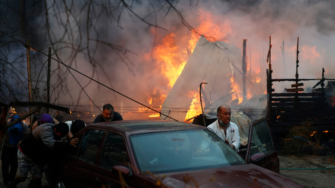 Besne požari u Čileu: Izgorelo skoro 8.000 hektara, poginula 51 osoba (FOTO, VIDEO)