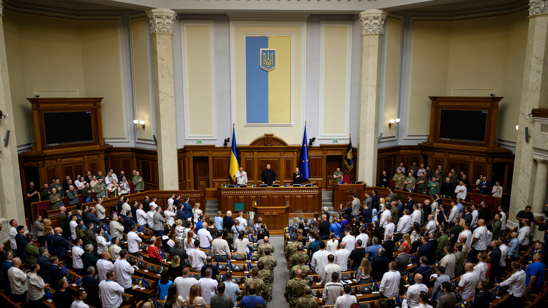 Зеленски затражио од парламента продужетак ванредног стања и опште мобилизације