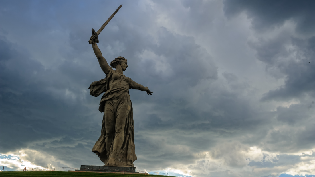 "Нека буде виши од Кипа слободе": Споменик "Отаџбина-мајка зове" као заштитни знак Волгограда