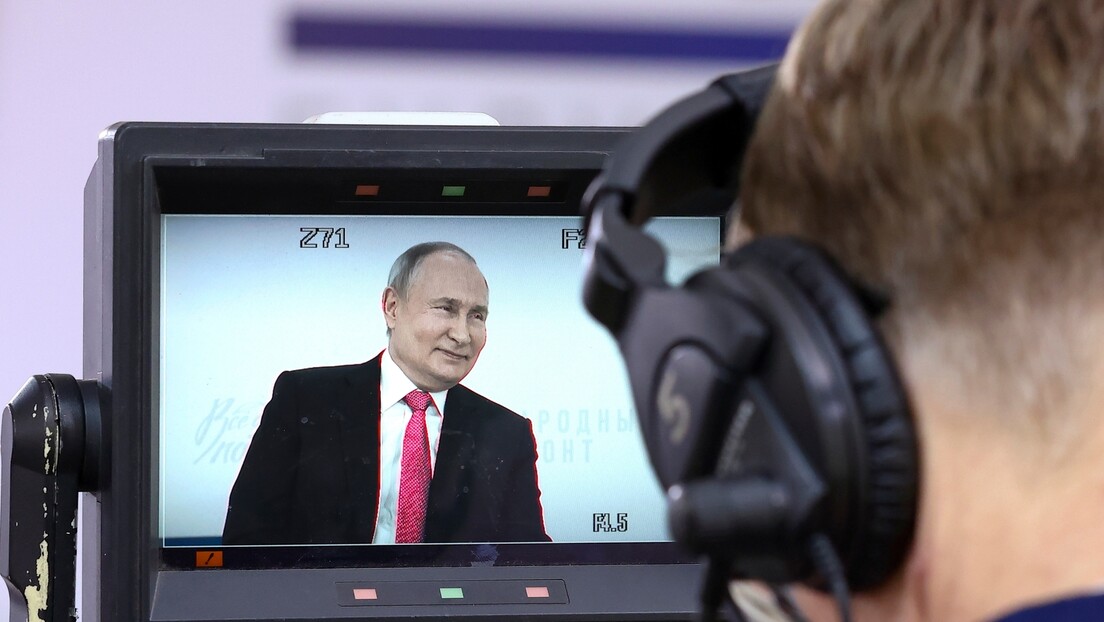 Кремљ потврдио: Путин је дао интервју америчком новинару Карлсону