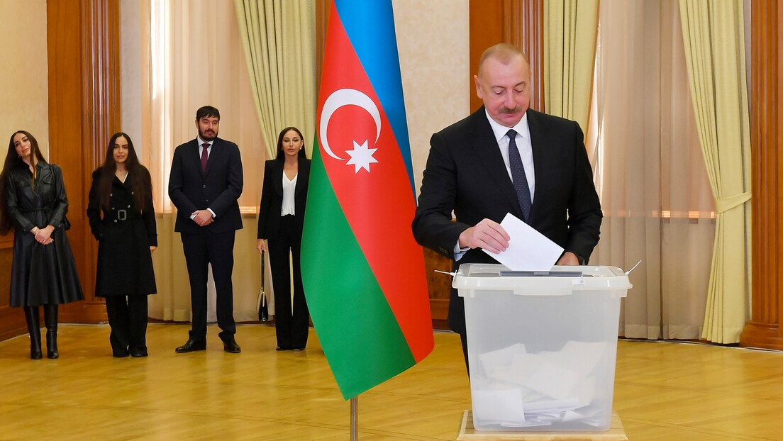 Избори у Азербејџану: Председник Илхам Алијев убедљиво до петог мандата