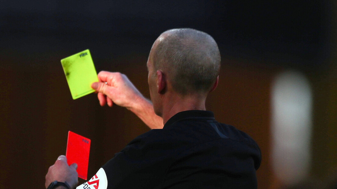 Revolucinaran potez u fudbalu - uvodi se plavi karton, označavaće posebnu kaznu