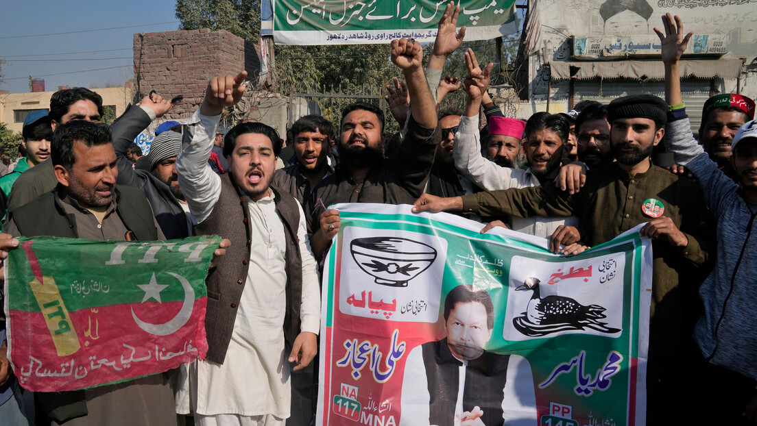 Dvojica "pobednika" izbora u Pakistanu: Imran Kan slavi iz zatvora, Zapad traži međunarodnu istragu