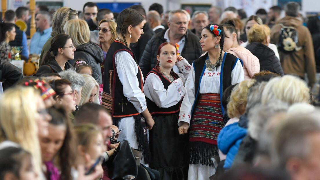 Отворен пети "Сајам завичаја" у Новом Саду: Срби из целог региона представљају своје обичаје