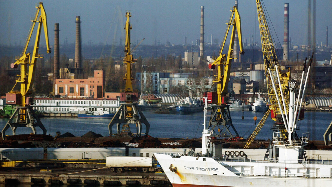 Ruski udari na Nikolajev: Pogođene luke, brodogradilište, naftno skladište i vojna fabrika