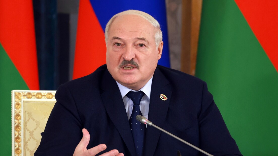 Лукашенко честитао Дан државности: Српски народ се и данас упорно бори за суверенитет