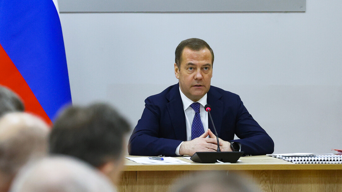 Medvedev: Jedinstvena Rusija planira međupartijsku konferenciju zemalja BRIKS-a
