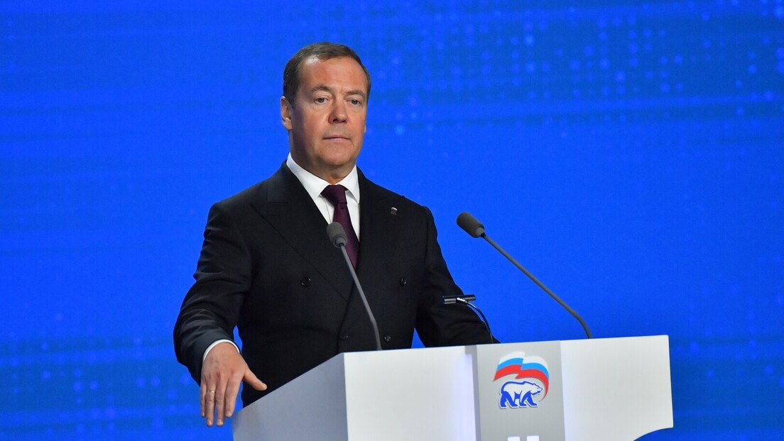 Medvedev: Ukrajina je slepo oružje u rukama Zapada protiv Rusije