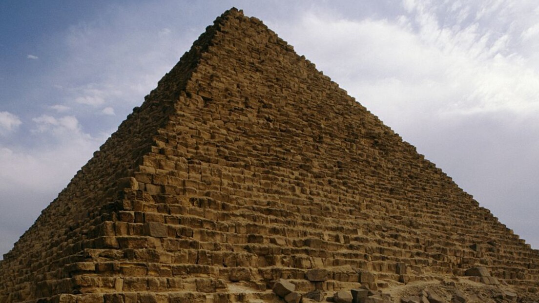 Стопиран "пројекат века": Држава одустала од контроверзног плана обнове пирамиде у Гизи