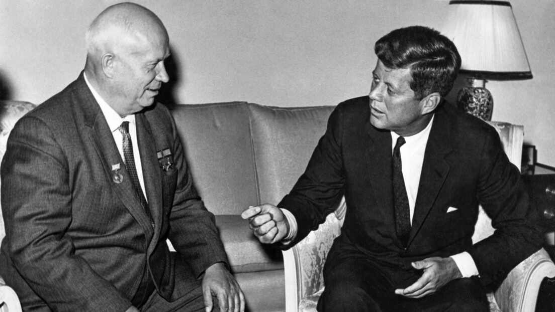 Тајне преписке и усмени договори: Зашто су Хрушчов и Кенеди више волели неформалну комуникацију