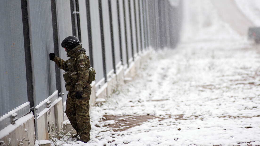 Украјина распоредила 114.000 војника границу са Белорусијом