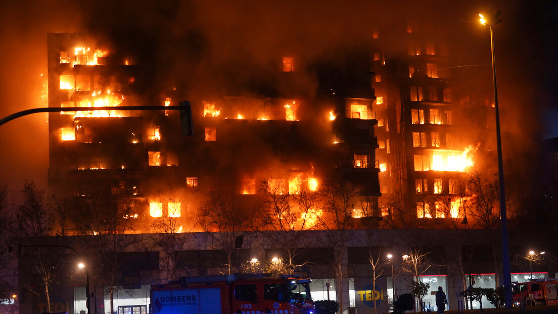 Пожар прогутао зграду у Валенсији: Најмање четворо погинулих, 19 се води као нестало (ВИДЕО)