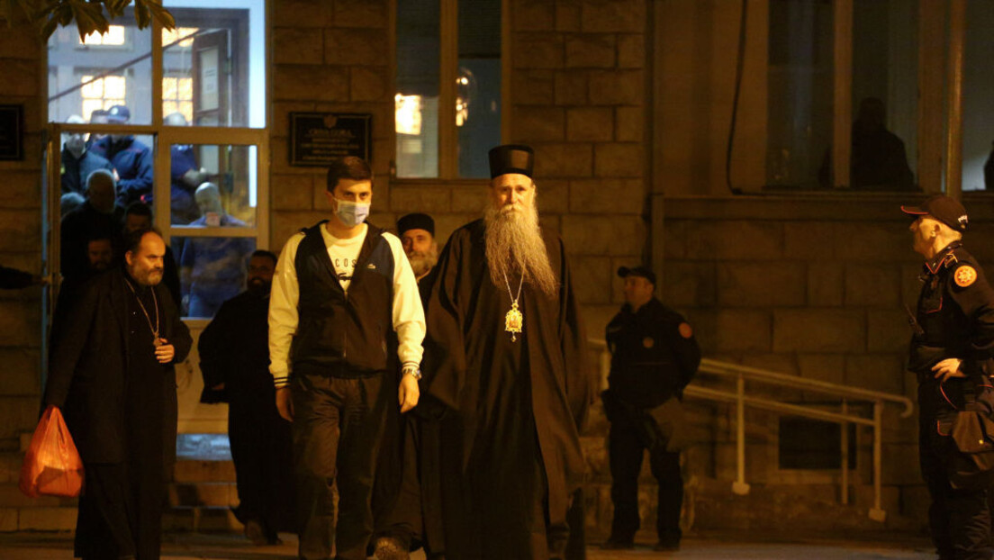 Суђење због литија: Митрополит Јоаникије и свештеници ослобођени оптужби