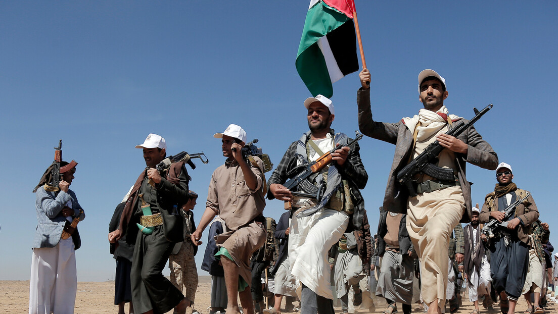 Huti gađali američki tanker, SAD i Britanija uzvraćaju udarima u Jemenu