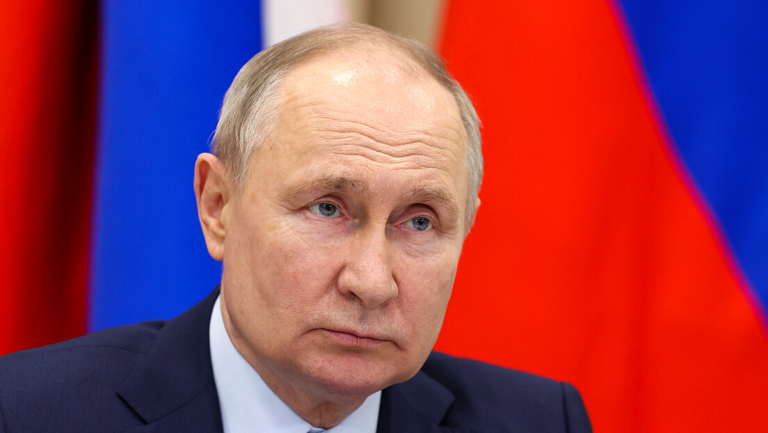 Путин: Познавање историје је основа националног идентитета