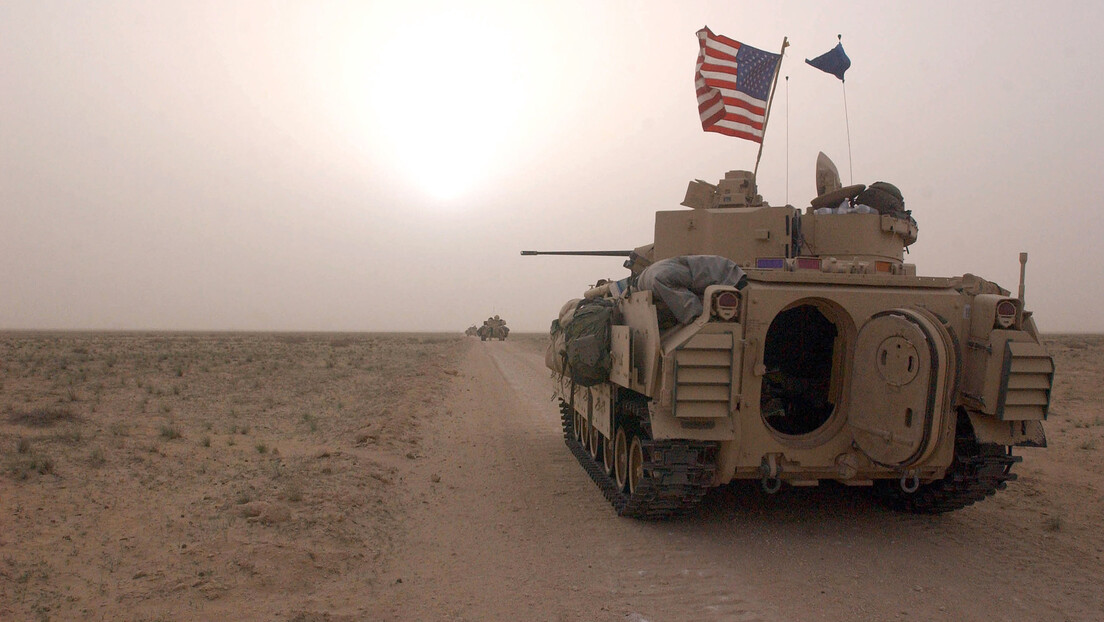 Такер Карлсон: Америчка војска неефикасна, корумпирана и опасна по САД