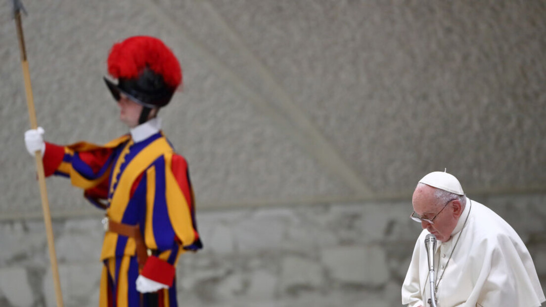 Papa Francisko upozorio na opasnosti "rodne teorije": Poništava razlike i čini sve istim