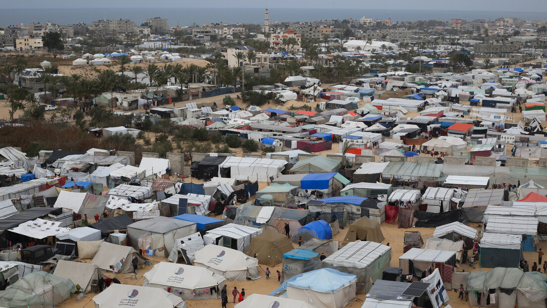 Izrael gađao izbeglički kamp u Rafi: Poginulo najmanje 11 osoba