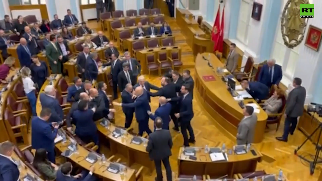 Ispravka: Svađa u Skupštini Crne gore, nije bilo fizičkog sukoba (VIDEO)