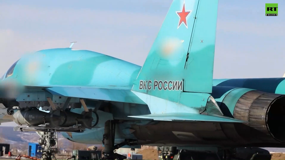 Руски ловац Су-34 уништио непријатељско утврђење