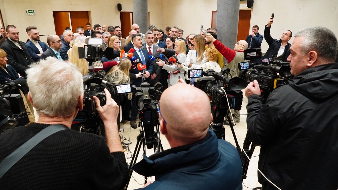 Представници Србије против насиља и НАДЕ потписали договор са ПроГласом о слободним изборима