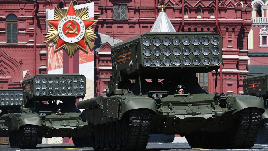 Руска дума упозорава: Макронов савез за Украјину натераће Русију да извади свој "револвер"